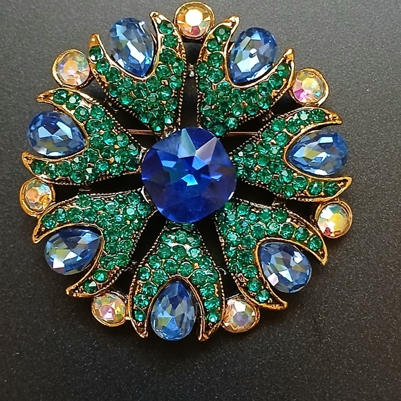 Plaza Jewelry - Kaleidoscope Brooch